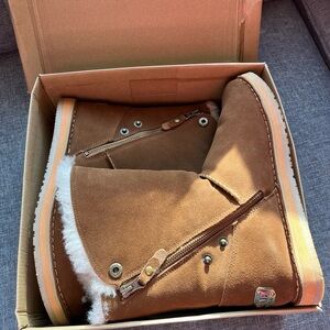 Women’s Size 11 Real Shearling Cloud Nine Sheepskin Winter Boots Brand New